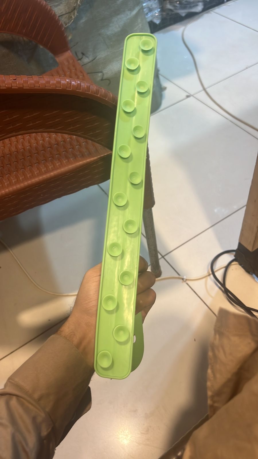 Silicone Sink Splash Guard With Suction – Flexible Water Splash Stopper
