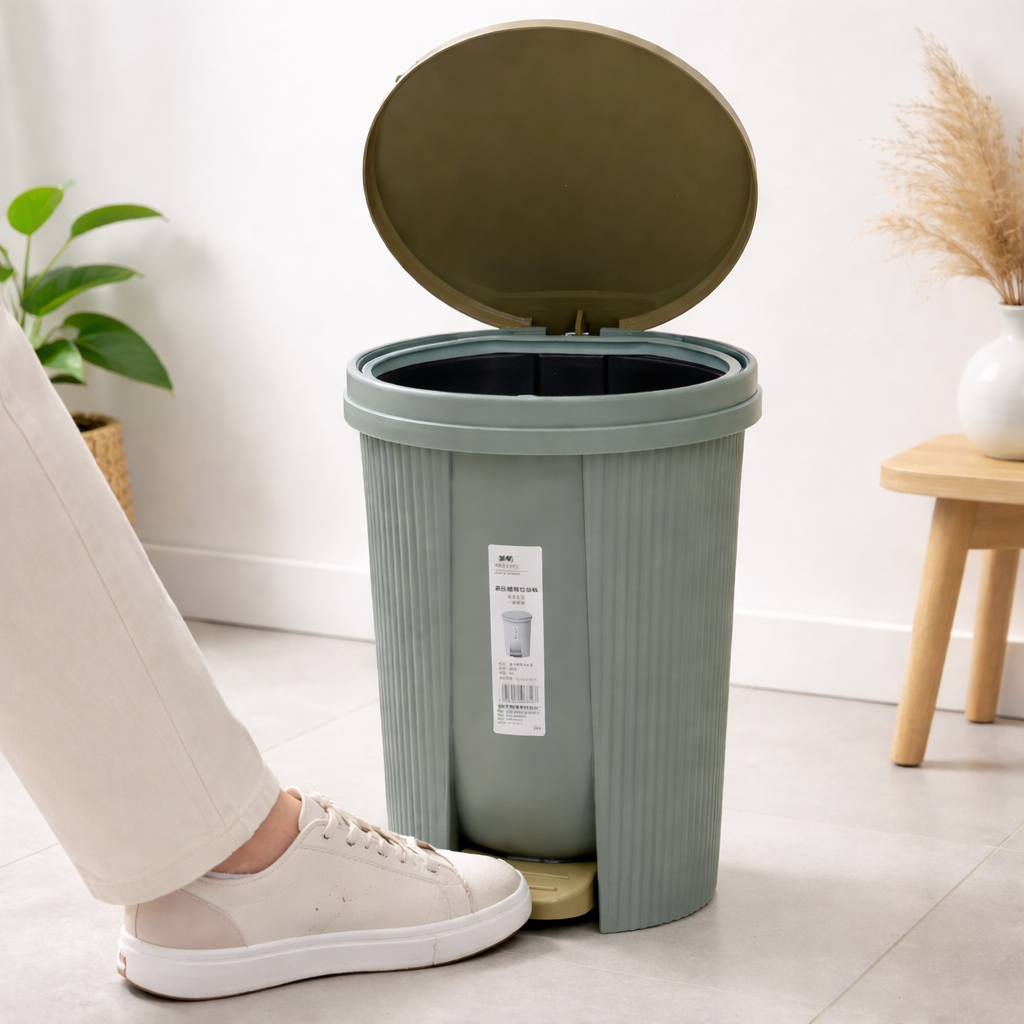 Royal Oval Garbage Pedal Bin With Inner Bucket 10 Liter Green