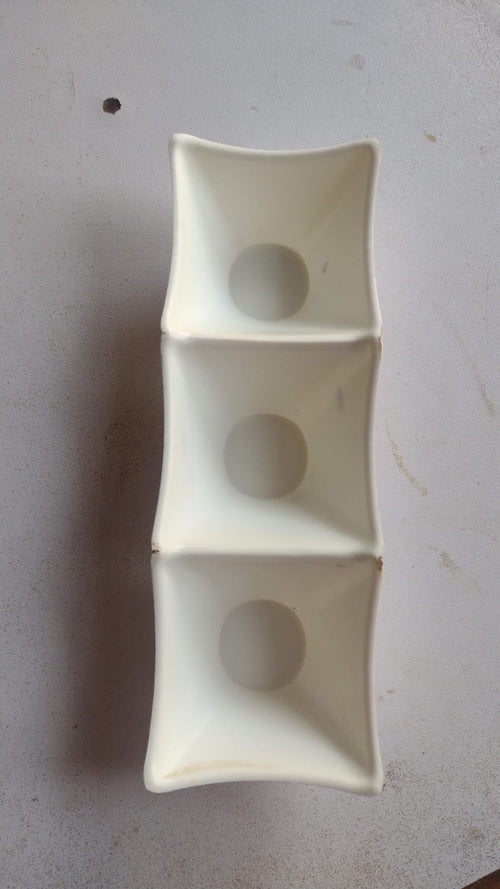 3 Grid Japanese Dip Sauce Tray Plastic Sauce Dish Multi Section Condiment Tray for Dips Snacks and Sushi